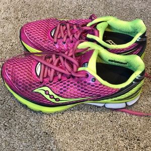 Saucony Triumph 10 running shoes